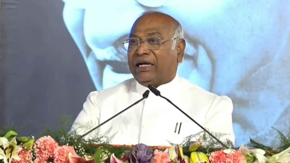 https://www.jagranimages.com/images/newimg/26022023/26_02_2023-mallikarjun_kharge_raipur_23341495.jpg