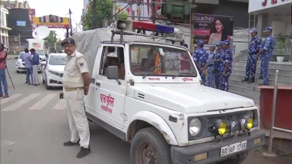 गोलियों की गूंज से फिर दहला पटना: बालू घाट पर वर्चस्व की जंग में फायरिंग, 3 लोगों की मौत की चर्चा; पुलिस बेखबर