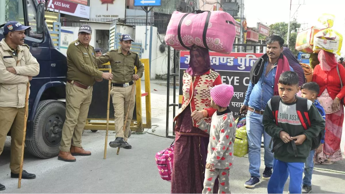 Uttarakhand: विधानसभा सत्र में रूट डायवर्ट होने से लोगों को खासा परेशानी, लंबी दूरी तय करने को हुए मजबूर; ठप रही यातायात
