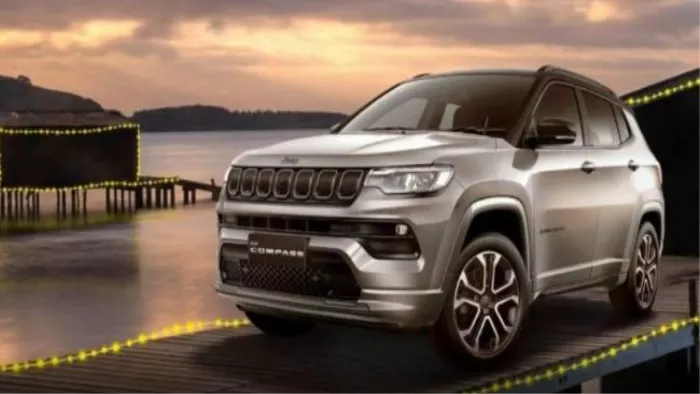 Jeep Meridian और Compass पर 2.75 लाख रुपये तक का बंपर डिस्काउंट मिल रहा है।
