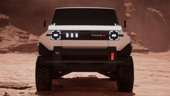 Mahindra Thar.e में बड़ा बैटरी पैक मिलेगा।