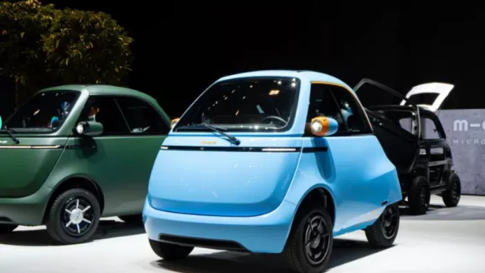 Micro ने Geneva Motor Show में Microlino Lite नाम की एक क्यूट सी इलेक्ट्रिक कार पेश की है।