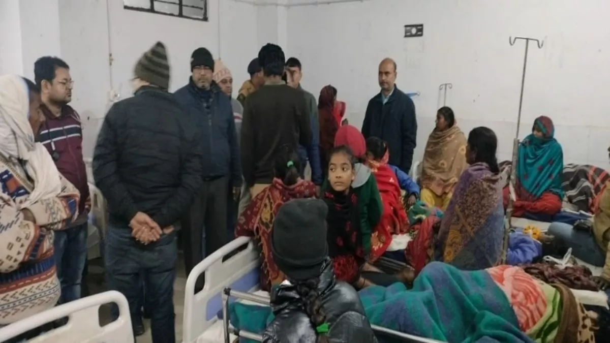 Saran News: फूड प्वाइजनिंग से 50 लोग बीमार हुए, ठेले वाली चाट खाने से गंभीर हुई हालत