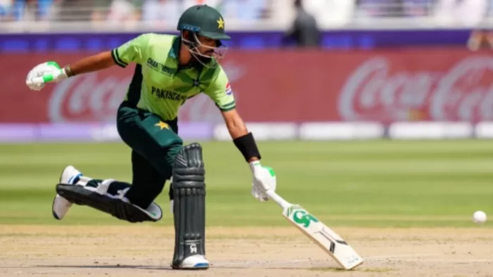 Sunil Gavaskar ने Babar Azam को दी बड़े काम की सलाह