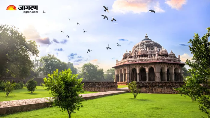 Delhi Travel Before Summer: गर्मियों से पहले घूम लें दिल्ली की 5 जगहें (Image Source: Freepik)