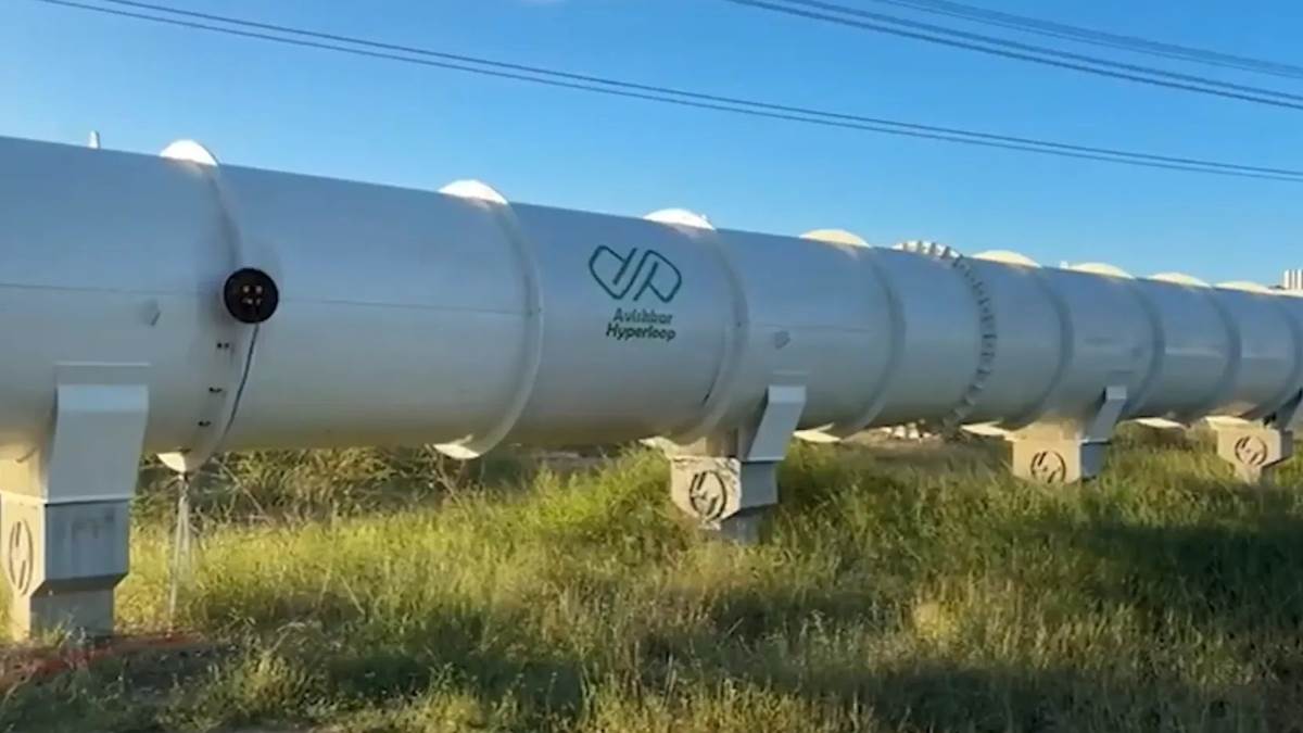 https://www.jagranimages.com/images/newimg/26022025/26_02_2025-india_hyperloop_23891381.jpg