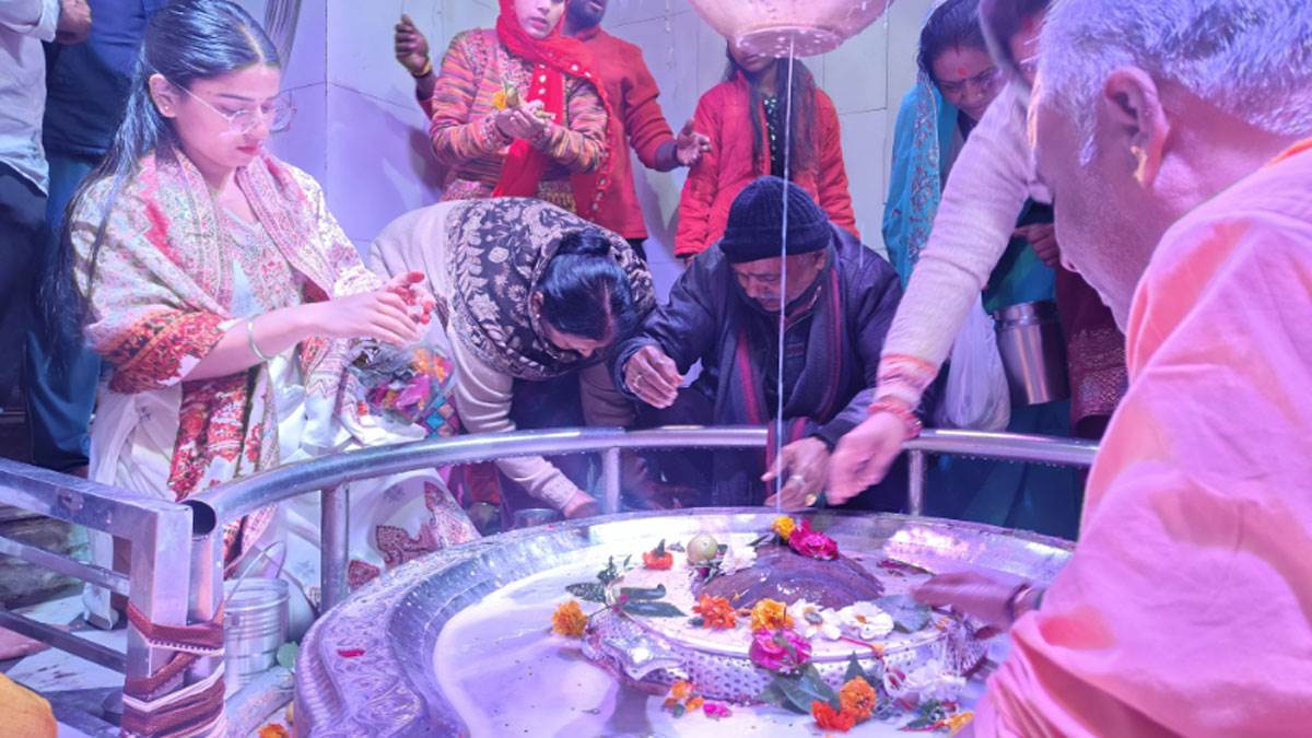 https://www.jagranimages.com/images/newimg/26022025/26_02_2025-mahashivratri-7_23891316.jpg