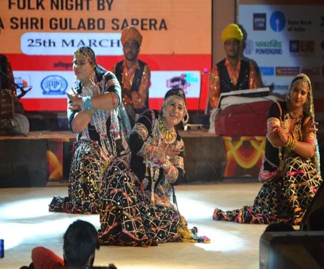 famous dancer of kalbeliya dance padam shri gulabo sapera buried alive after birth jagran special