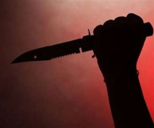 पुलिस दो किन्नरों को हिरासत में लेकर पूछताछ कर रही है।