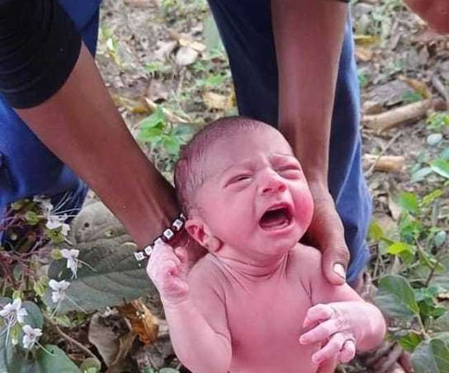 Bhagalpur News: भागलपुर में बाइपास किनारे मिला नवजात।