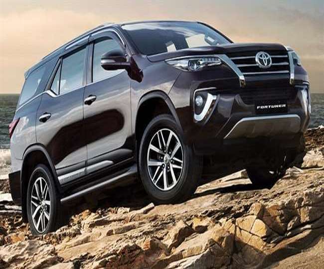 https://www.jagranimages.com/images/newimg/26032022/26_03_2022-toyota_kirloskar_22572769.jpg