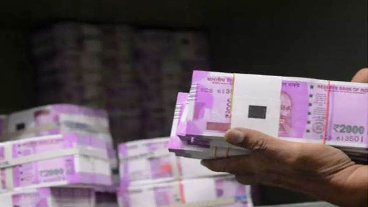 https://www.jagranimages.com/images/newimg/26032023/26_03_2023-fixed_deposit_23367295.jpg