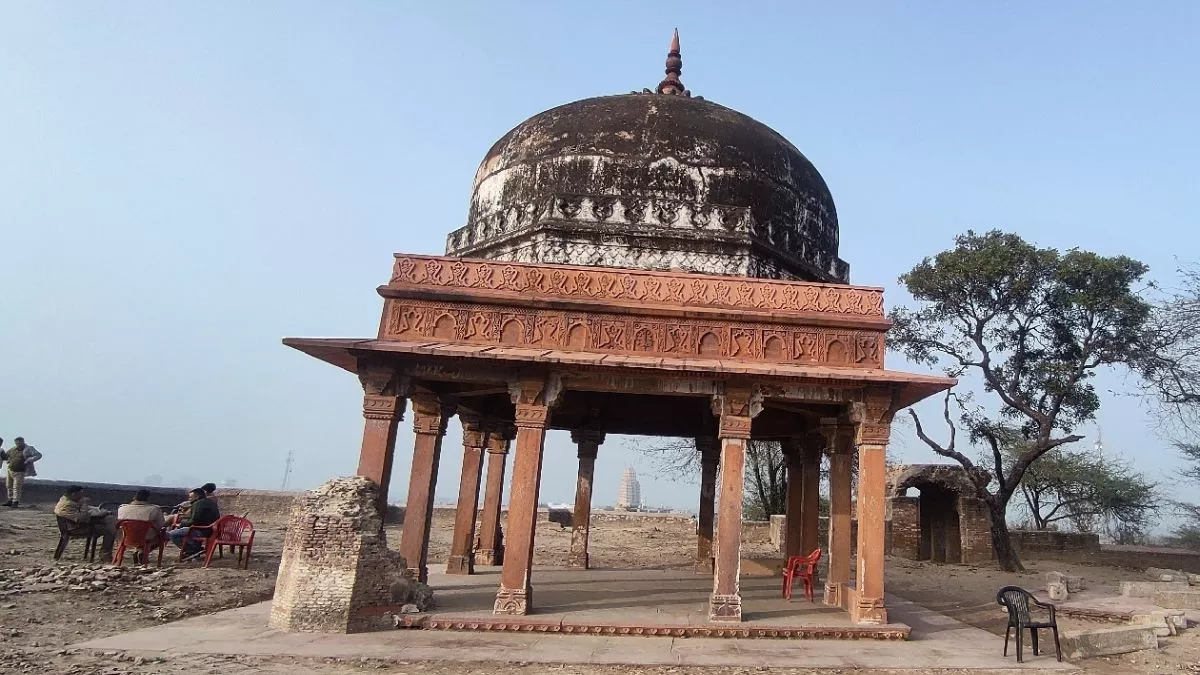 महाभारत काल के लाक्षागृह पर रोजा इफ्तारी की रील बनाना सात युवकों को पड़ा भारी, पुलिस पहुंची तो हो गई नोकझोंक और फिर...ये हुआ हाल