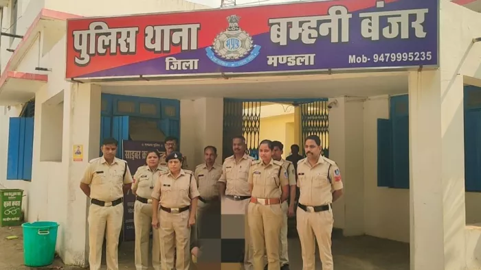 मंडला में फर्जी CBI ऑफिसर बन पति-पत्नी को दे दिया ज्वाइनिंग लेटर। (फोटो, जागरण)