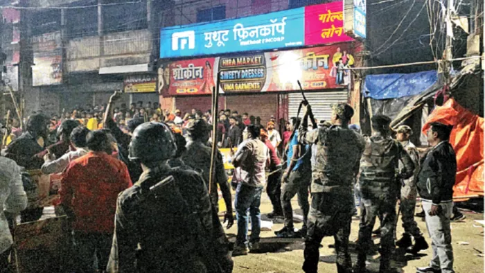 हजारीबाग में मंगला जुलूस के दौरान पत्थरबाजी (Social Media)
