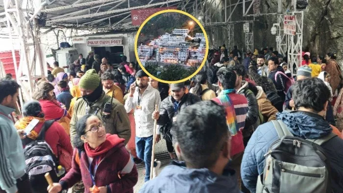 नवरात्र में पहले वैष्णो देवी में सुरक्षा व्यस्था मजबूत कर दी गई है।