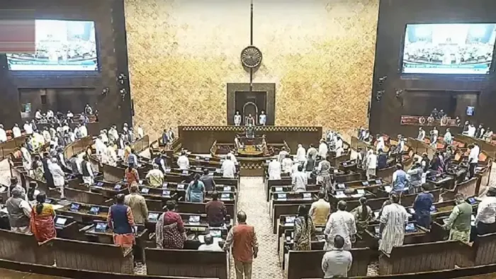 पीएम-श्री योजना पर असहमति के कारण राज्यों की धनराशि रोके जाने पर विवाद।