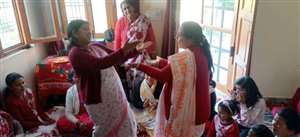 अल्मोड़ा के जिलाधिकारी नितिन सिंह भदौरिया ने अधिकारियों को कोरोना से बचाव को जरूरी व्यवस्थाएं करने के निर्देश दिए