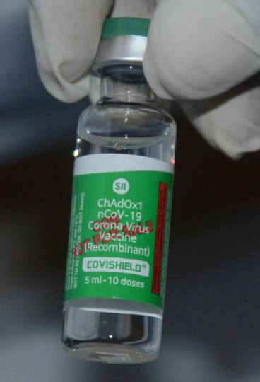 टीका उपलब्ध नहीं होने पर एक मई से सीमित संख्या में शुरू हो सकता है टीकाकरण