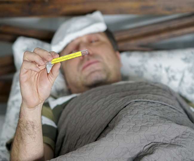 बुखार आए तो घबराएं नहीं, खुद को करें आइसोलेट, यहां जानें किस स्थिति में पड़ती है अस्पताल की जरूरत