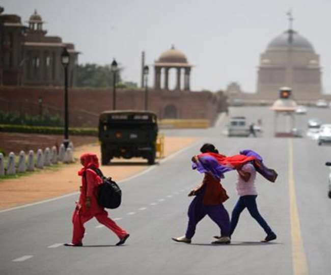 Delhi Weather Update: Brace For More Heatwave as Mercury Back in 40s in Capital; Yellow Alert Issued