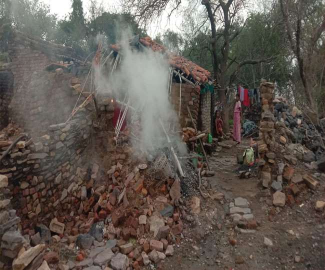 jharia fire area hundreds of family living in jharia living on fire dhabad jharkhnad news