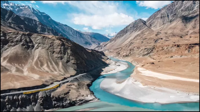 गर्मियों में भी ठंड का एहसास कराती हैं भारत की ये जगह
