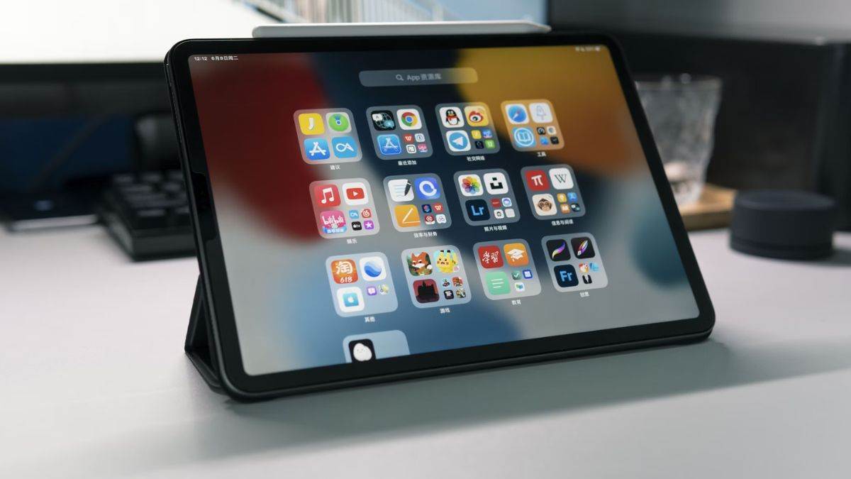 एक बार हाथ में आ गए एलिगेंट लुक वाले ये Realme Tablet, तो फोन इस्तेमाल करना भूल ही जाएंगे