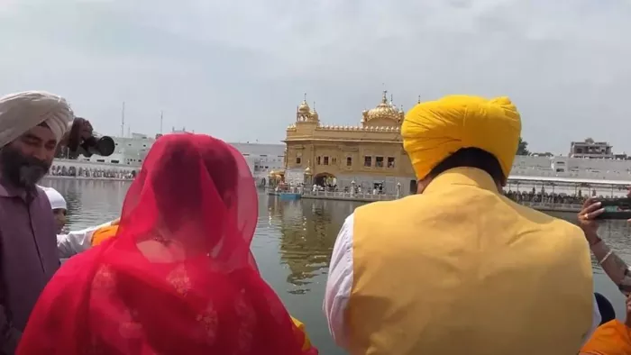 सीएम मान और पत्नी गुरप्रीत कौर ने बेटी को पहली बार कराए दर्शन