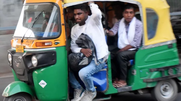 एक सप्ताह में पकड़े गए 32 सौ ओवरलोड आटो और ई-रिक्शा। (फाइल फोटो)