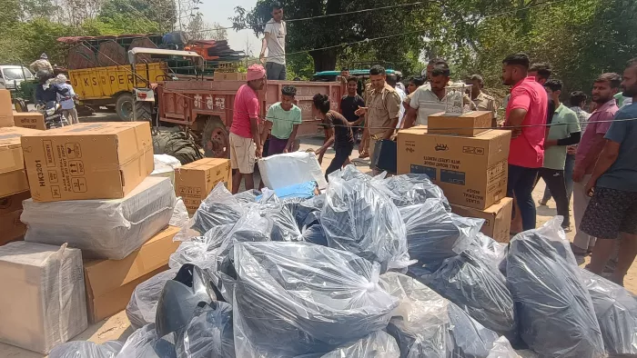 दिल्ली से आ रही डबलडेकर बस पलटने से नौ यात्री घायल, तीन रेफर