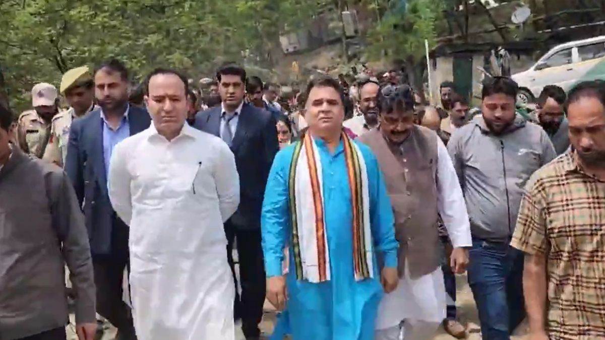 https://www.jagranimages.com/images/newimg/26042025/26_04_2025-jammu_bjp_1_23926275_22336264.jpg