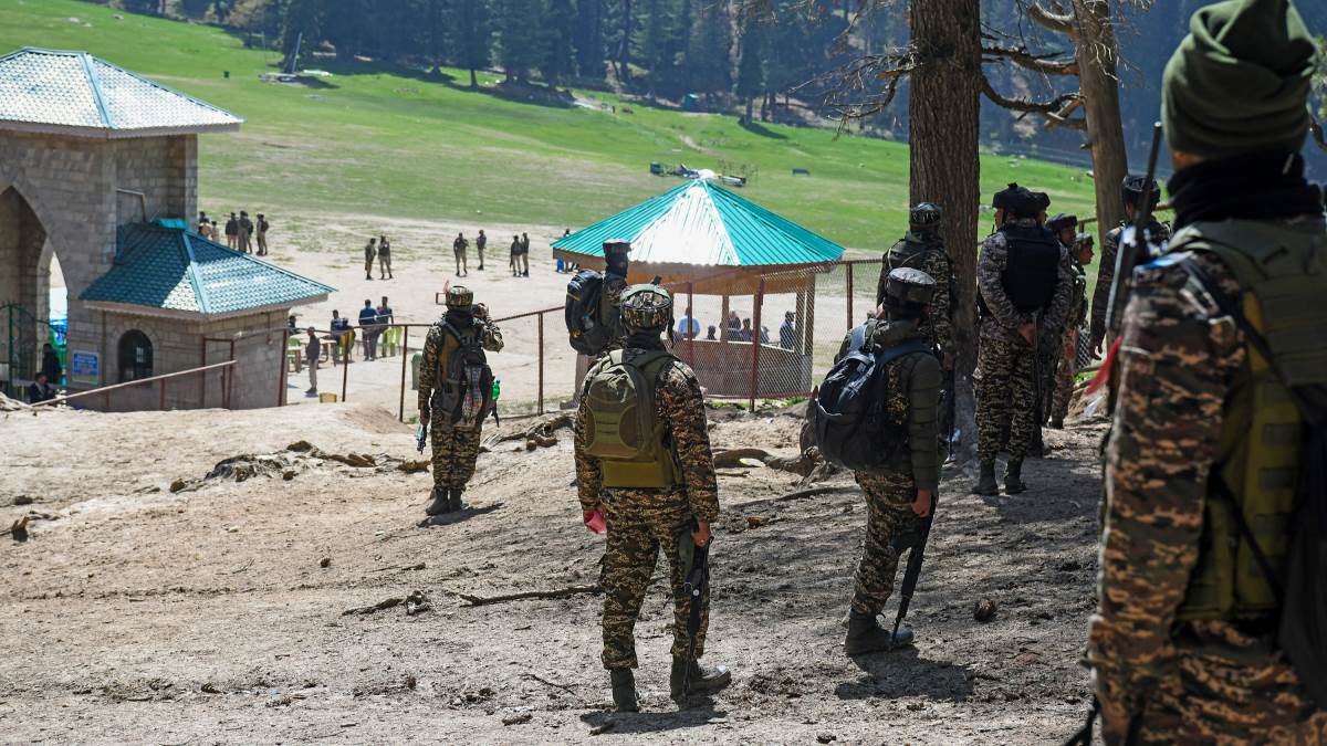 https://www.jagranimages.com/images/newimg/26042025/26_04_2025-search_operation_23925991.jpg