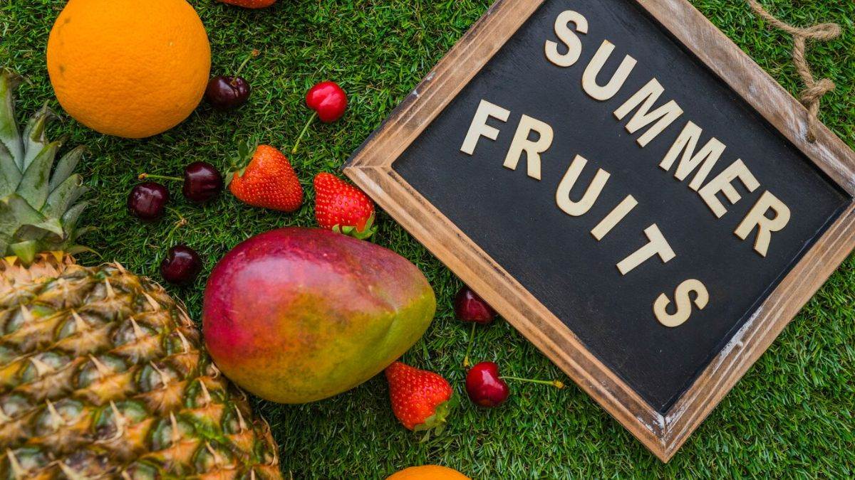 https://www.jagranimages.com/images/newimg/26042025/26_04_2025-summer_fruits_3_23926161_175329675.jpg