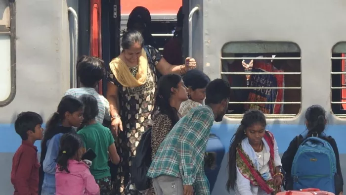 गंगा पर पुराने रेलवे पुल का काम पूरा हो गया है। जागरण