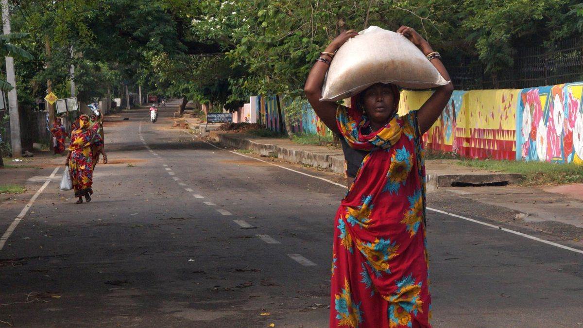 https://www.jagranimages.com/images/newimg/26042025/26_04_2025-world_bank_poverty_23926267.jpg