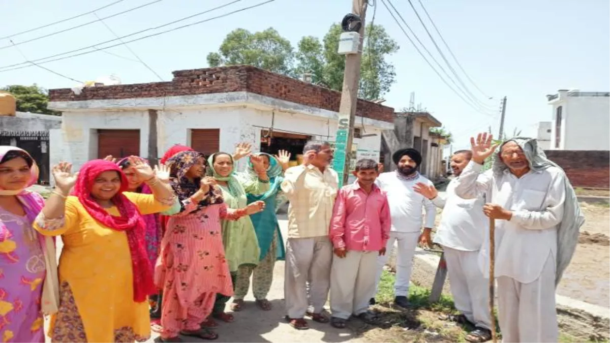 Jammu : ट्यूबवेल खराब होने से तीन गांवों में पेयजल आपूर्ति ठप, ग्रामीणों ने कहा विभाग को कोई चिंता नहीं
