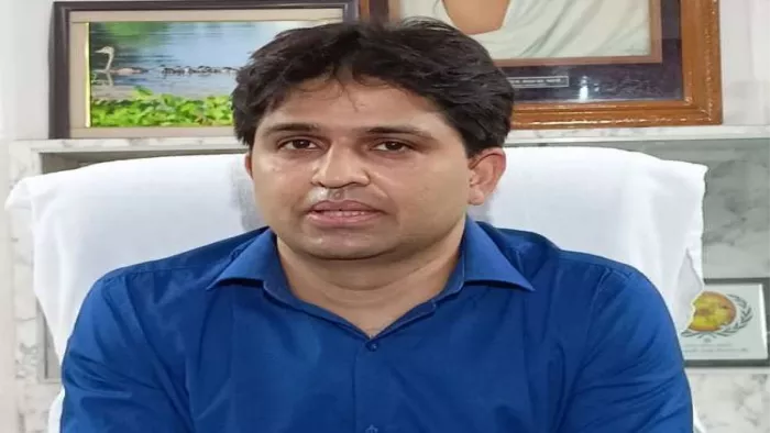 गोरखपुर के डीएम विजय किरण आनंद। - फाइल फोटो