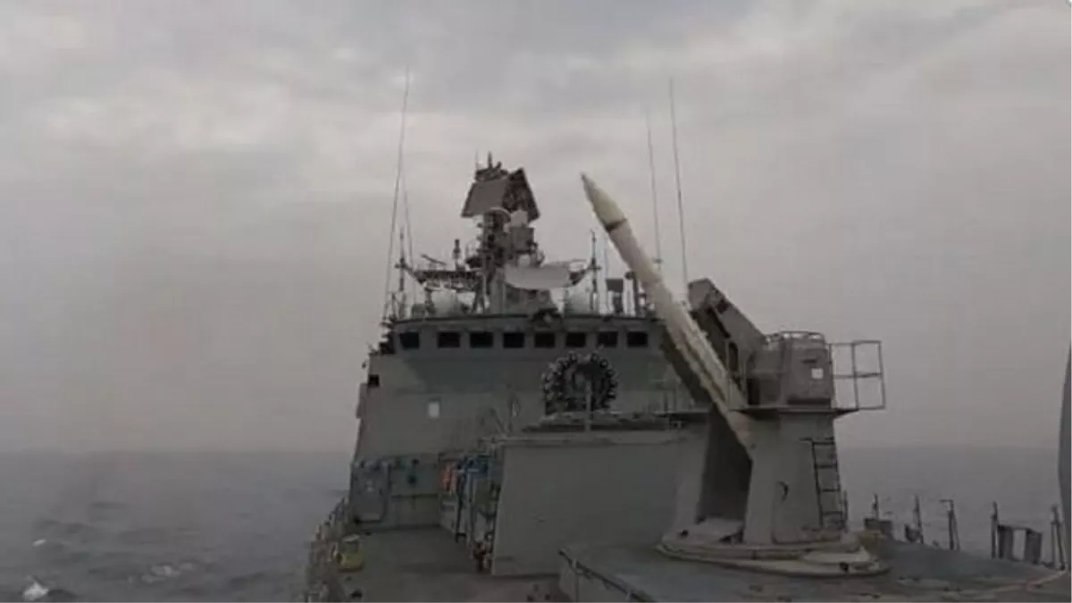 भारतीय नौसेना की बड़ी कामयाबी, सतह से हवा में मार करने वाली मिसाइल प्रणाली का किया सफल परीक्षण
