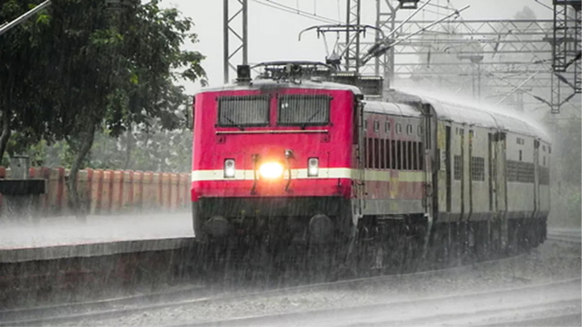 IRCTC: रेलवे में मानसून अलर्ट, रेलवे ट्रैक के दोनों किनारे पेड़ों की होगी छंटाई, मौसम बदलते ही कर्मचारियों तक पहुंचेगा अलर्ट मैसेज