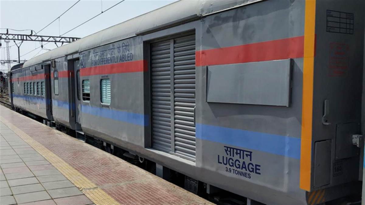 भारतीय रेल : ट्रेनों में एलएचबी कोच लगाया जा रहा है।