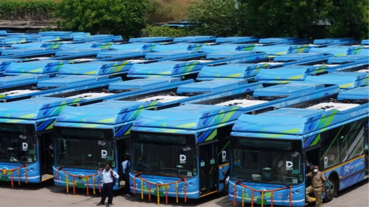 DTC Electric Buses: दिल्ली में 150 इलेक्ट्रिक बसों में मुफ्त सफर का आज अंतिम दिन, कल से लेना होगा टिकट