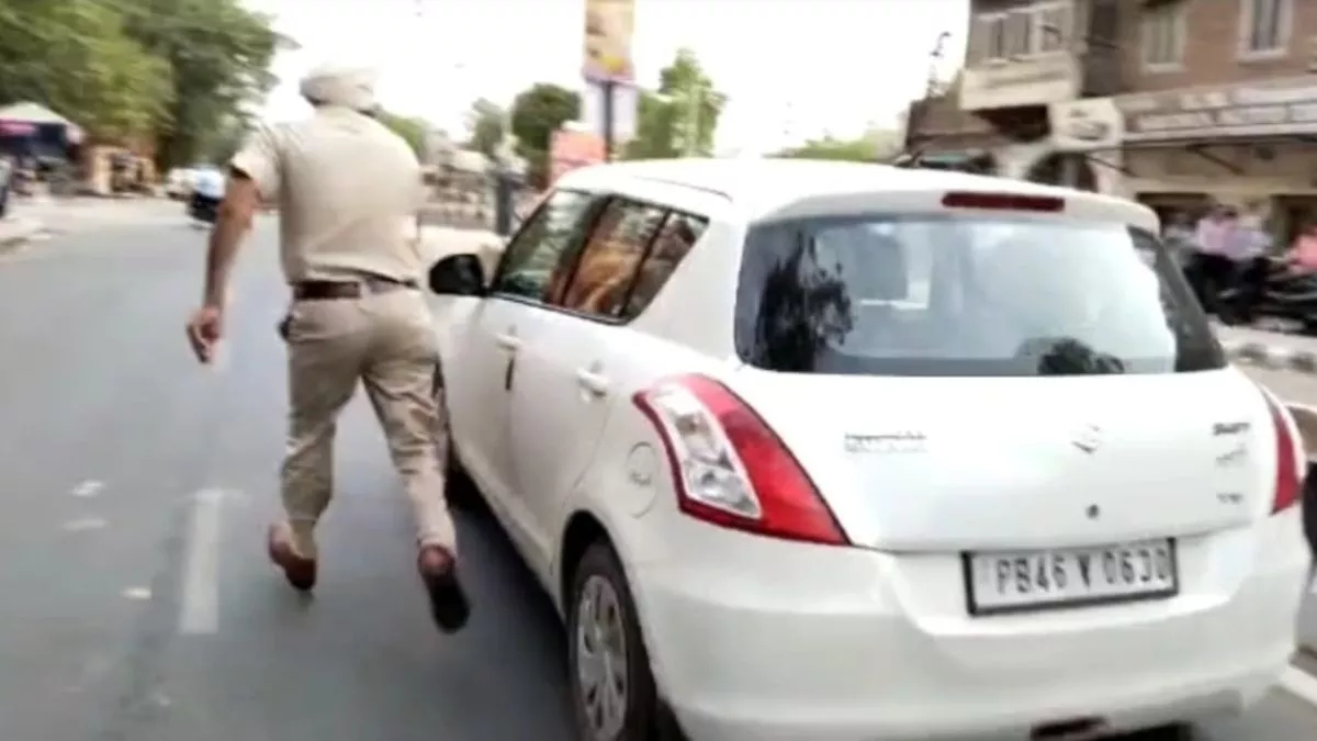 Amritsar News: SI पर कार चढ़ाने का प्रयास, अधिकारियों के आदेश पर नाके लगाकर की जा रही थी वाहनों की चेकिंग