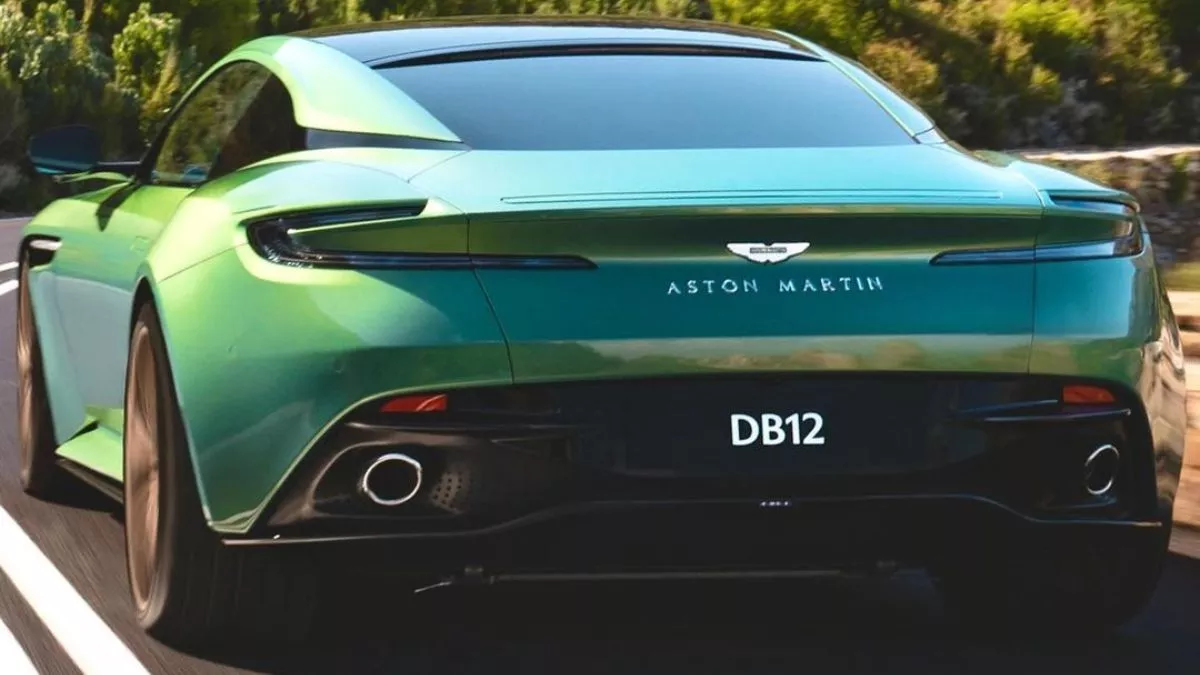 Aston Martin की इस लग्जरी कार से उठा पर्दा, देखते ही देखते पकड़ लेती है 100 की रफ्तार