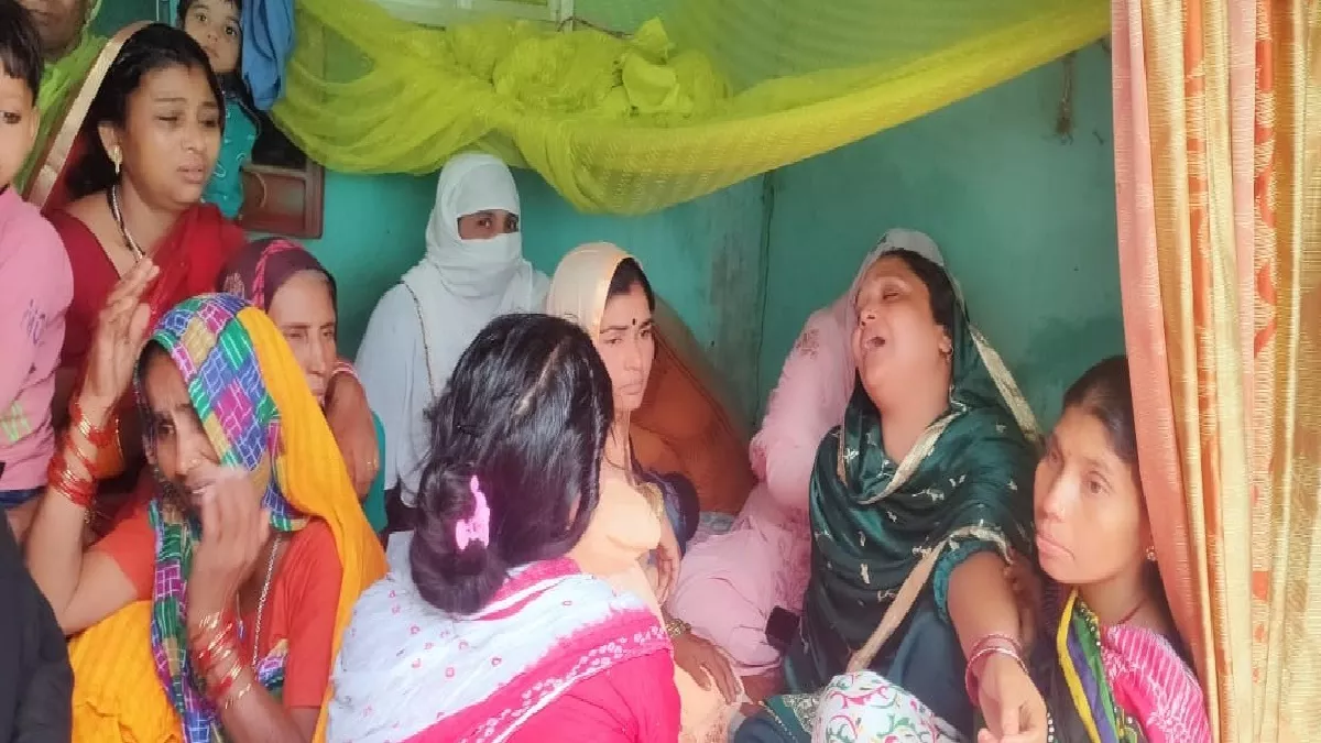दुल्‍हन के पड़ोसि‍यों को रास नहीं आया बैंड-बाजे से बरात लाना, दूल्‍हे के चचेरे भाई की पीट-पीटकर की हत्‍या