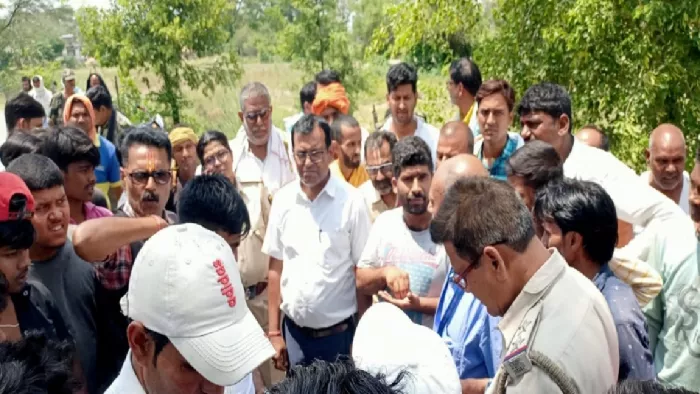 सिविल सर्वेंट के बाइक सवार भाई को बालू लदे तेज रफ्तार ट्रक ने 20 मीटर तक घसीटा, मौत