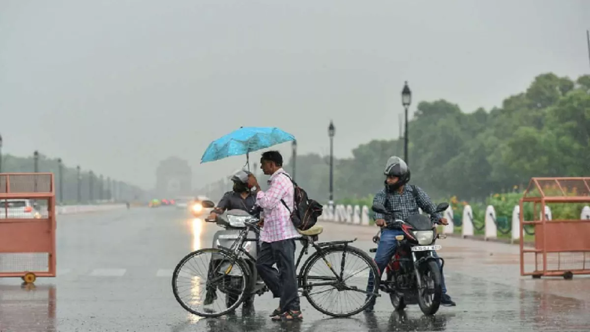 दिल्ली-NCR में अगले 24 घंटे में आएगी धूलभरी आंधी, तेज बारिश की संभावना; 45 किमी प्रति घंटे होगी हवा की रफ्तार