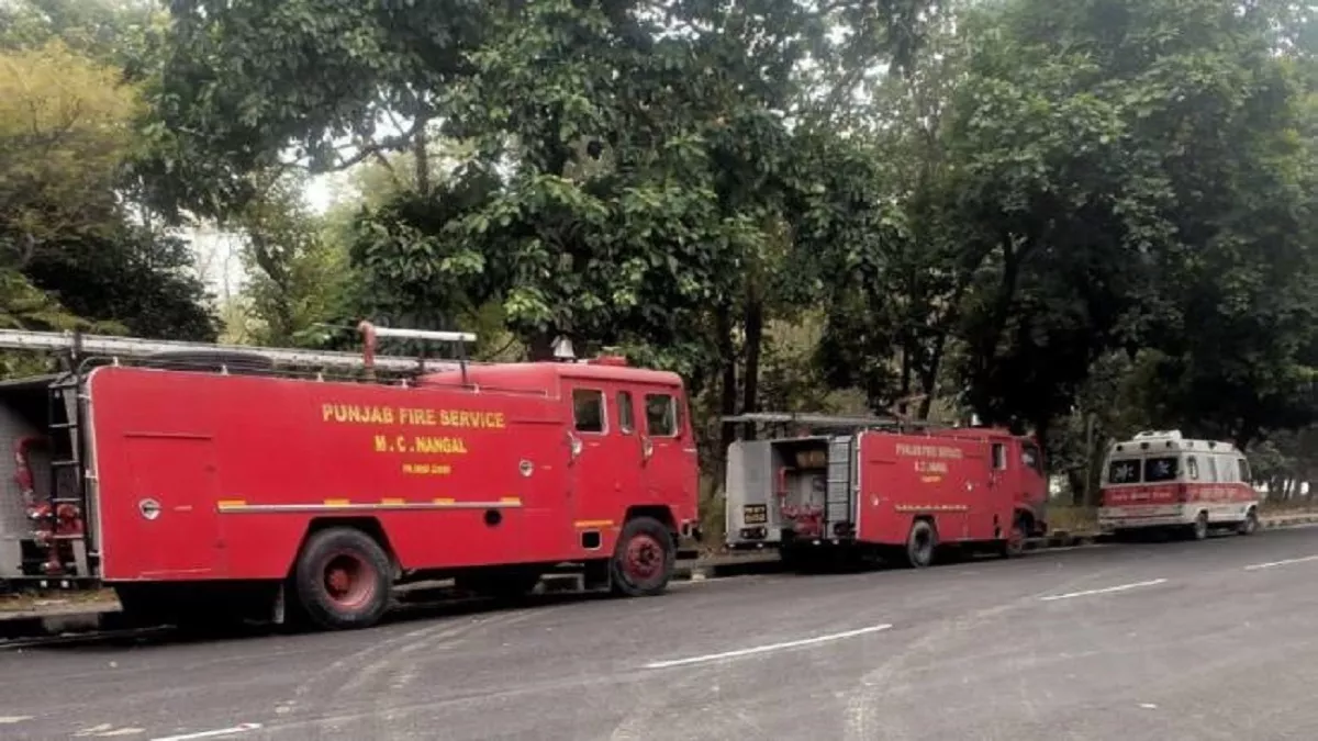 Fire in Noida: टीन शेड के गोदाम में लगी भीषण आग, लाखों का सामान जलकर हुआ राख; कड़ी मशक्कत के बाद पाया काबू