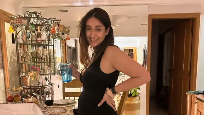 Pregnant Ileana Dcruz flaunted her baby bump- Photo- Instagram/Ileana Dcruz