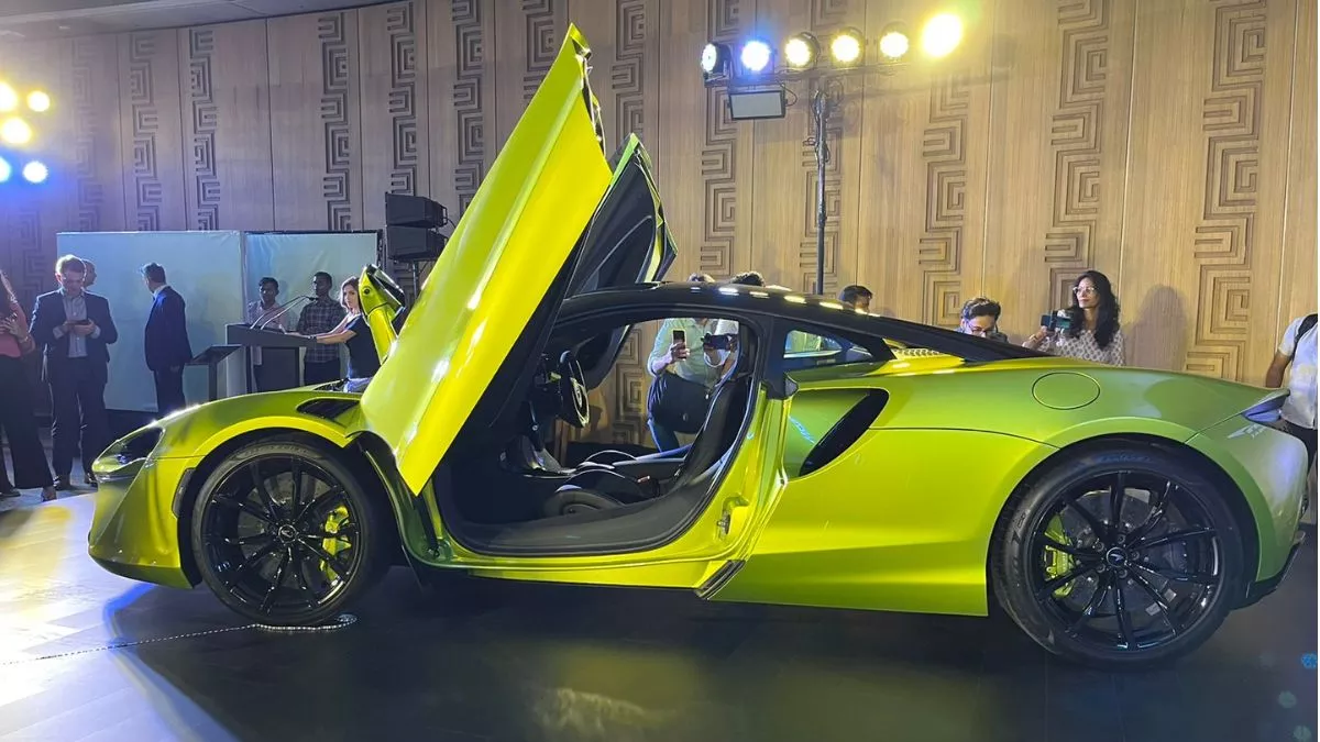 McLaren ने 5.1 करोड़ में लॉन्च की ये लगजरी कार, महज 3 सेकेंड में पकड़ती है 100 किलोमीटर की रफ्तार